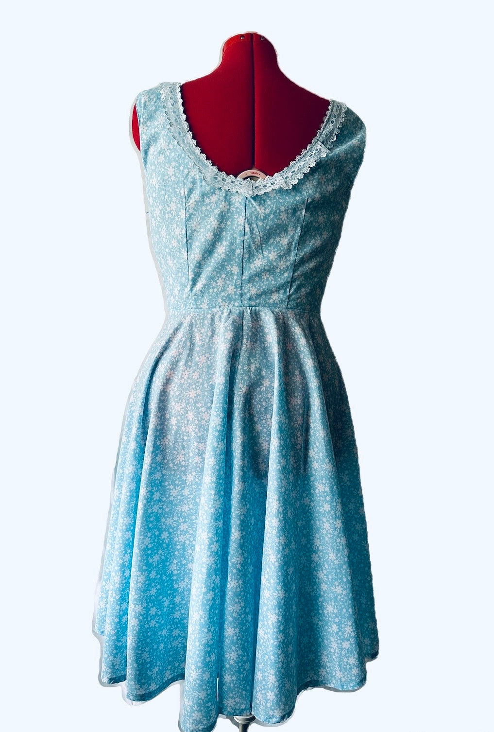 Lizzy Swallow: Ladies Hand Made Vintage style Tea Dress Close Up