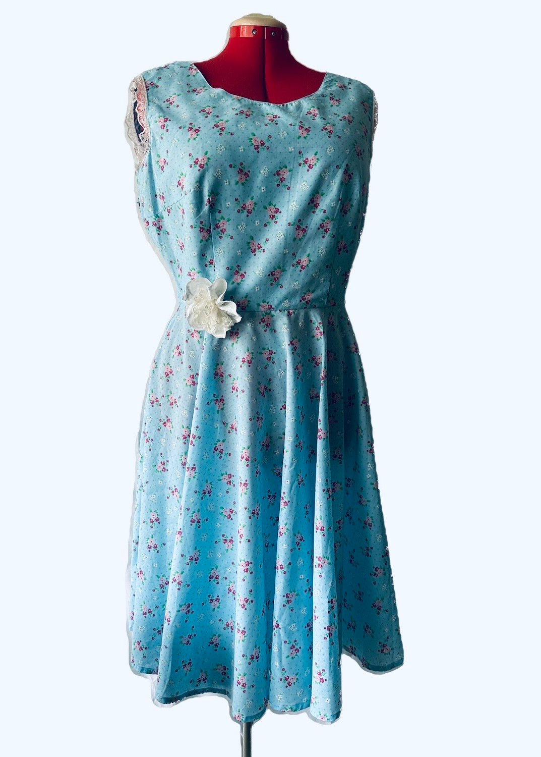 Lizzy Swallow: Ladies Handmade Vintage Style Tea Dress size 18 Front White Background