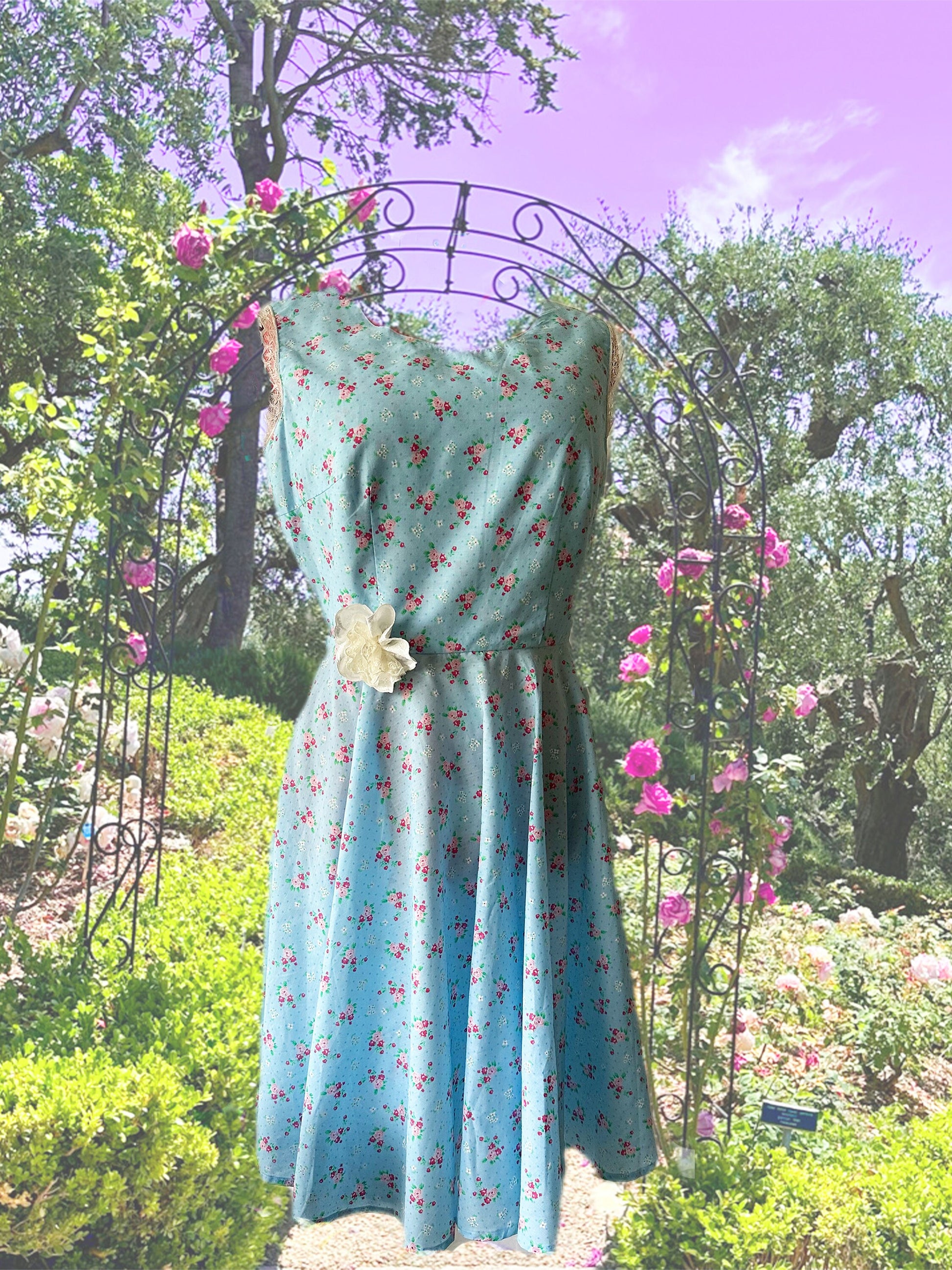 Lizzy Swallow: Ladies Handmade Vintage Style Tea Dress size 18 Front